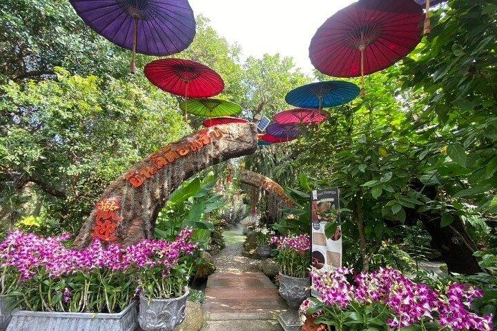 Chiang Mai-Chiang Rai: White-Blue-Temple-Lalita Cafe -Lunch