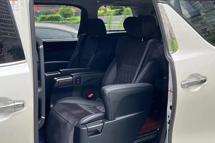 24 Hours Private Transfer from Hong Kong to Macau by 7 Seats Car