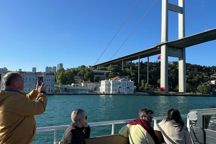 Bosphorus Daytime or Sunset Sightseeing Cruise & Audio Guide