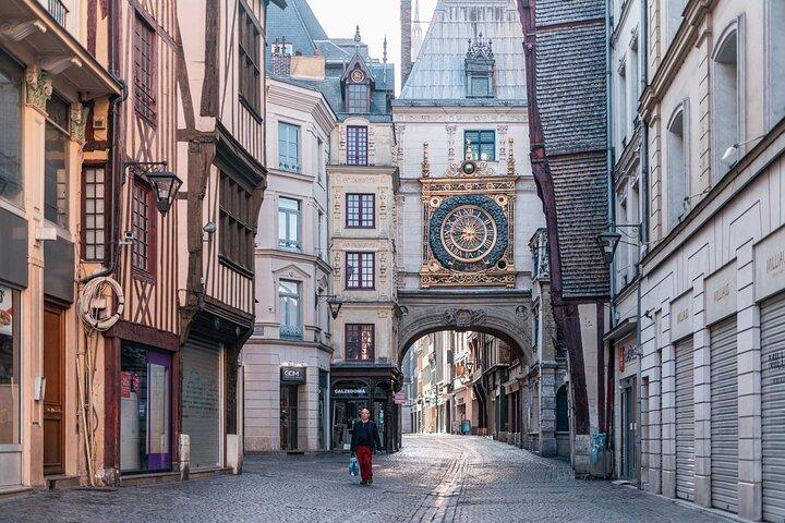 Private Giverny, Rouen and Honfleur Tour from Paris