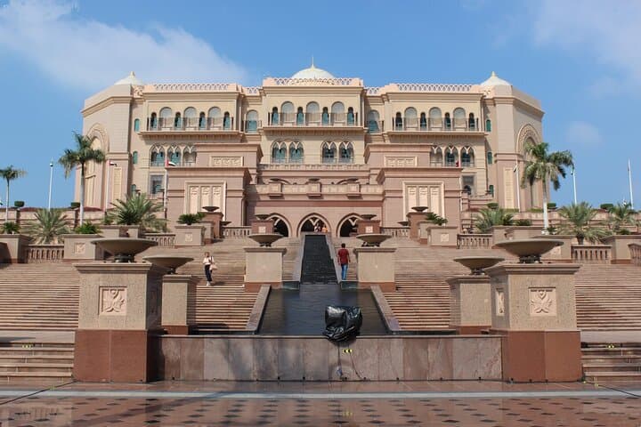 From Dubai: Abu Dhabi Day-Tour Grand Mosque, BAPS Temple & Lunch
