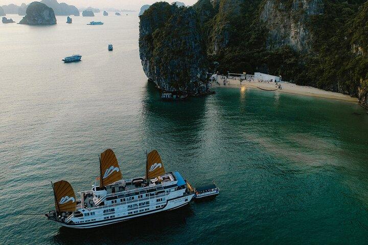2 Days Tour in Halong Bay on Valentine 5 Star Cruise from Hanoi