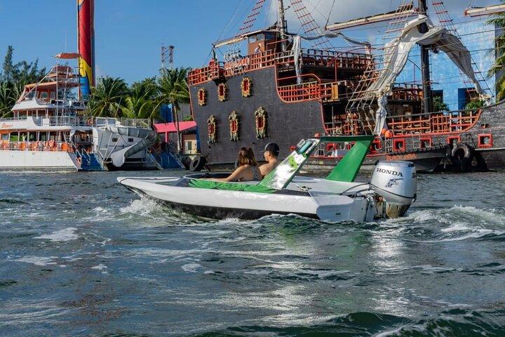 Total Speed Boat Tour and Snorkel Cancun