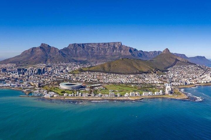 Private Cape Town City, Robben Island, and Table Mountain Tour