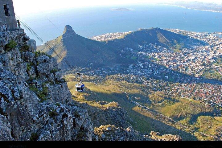 Private Cape Town City, Robben Island, and Table Mountain Tour