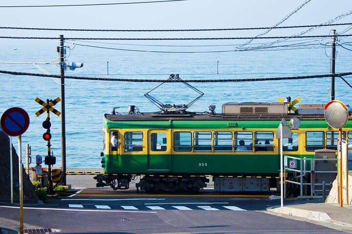 Kamakura Full Day Tour: Kotoku-in & Enoshima & Hachimangu Shrine