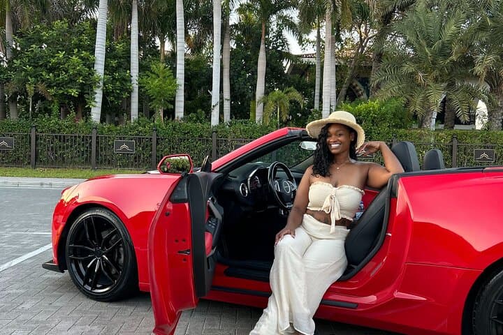 Dubai Cabrio Tour: Guided Tour of Top Sights in a Convertible Car