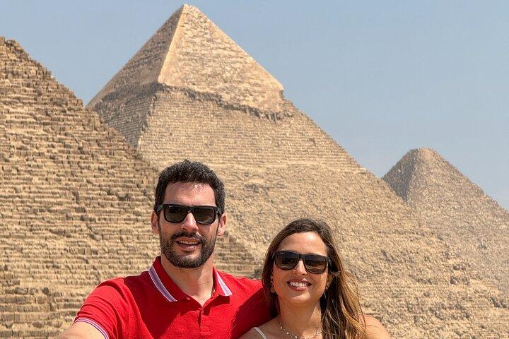 Full Day Tour to Giza Pyramids and Saqqara