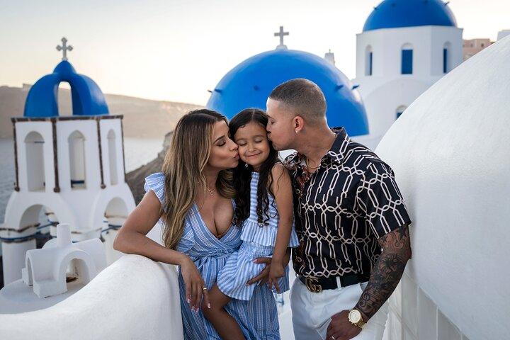 Photoshoot in Santorini Oia (skip the line)
