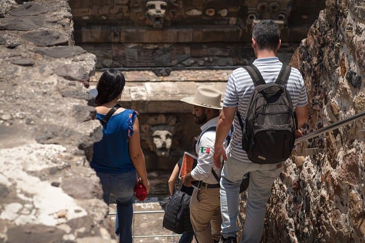 Teotihuacán 3 Pyramids Tour with Cave Breakfast + Transportation