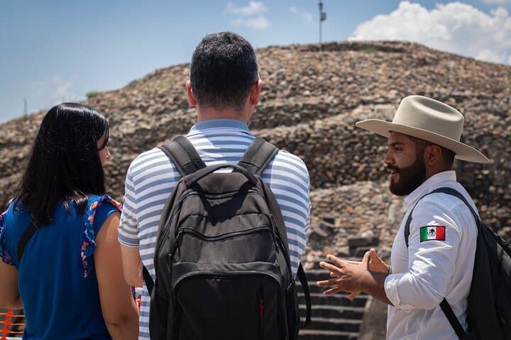 Teotihuacán 3 Pyramids Tour with Cave Breakfast + Transportation