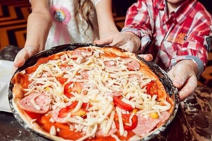 Pizza and Gelato Cooking Class in Milan - Small Group Only