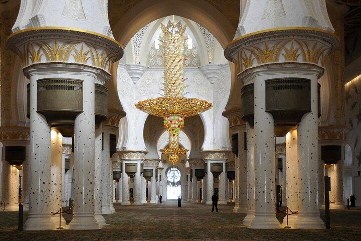 Premium Full Day Abu Dhabi City Tour with Qasr Al Watan Entry