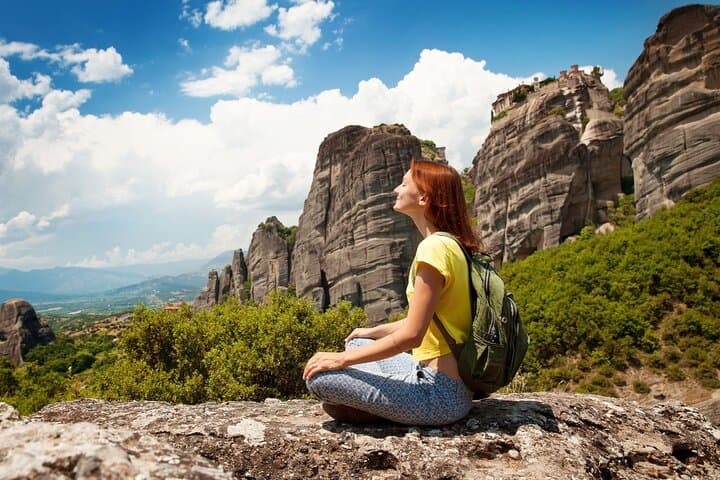 Athens: Meteora Monasteries Tour with Local Guide and Greek Lunch