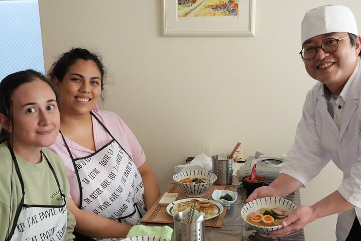 Tokyo Small-Group Ramen, Gyoza & Matcha Class with a Pro Chef