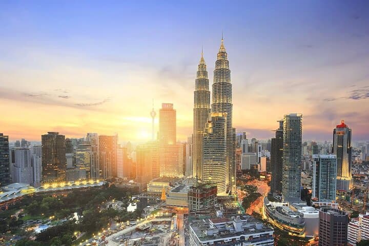 Kuala Lumpur Sunrise City Tour with Roti Canai & Teh Tarik