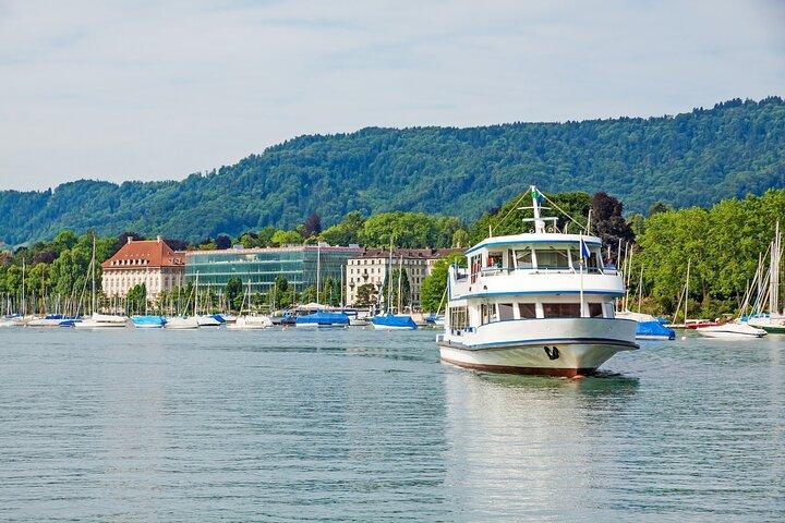 Zurich Old Town Walking Tour with Lake Zurich Boat Cruise
