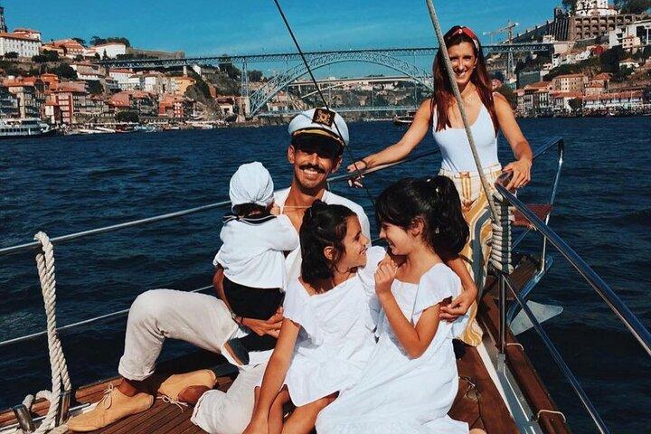 Porto: Tour on the Douro River in a Classic Boat