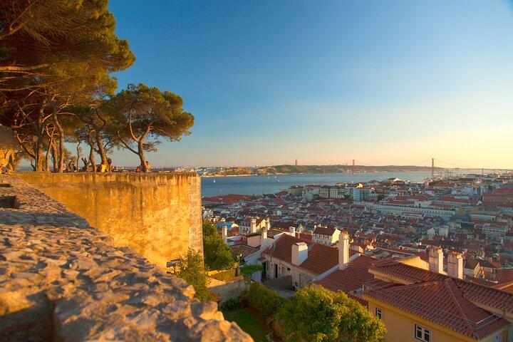 Lisbon and Sintra Essence 9H Private Tour from Lisbon or Cascais