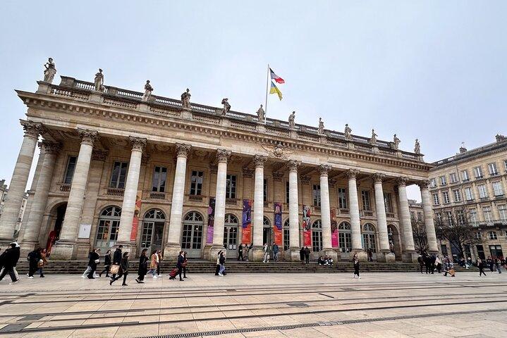 Bordeaux Self-Guided City Walking Tour & Scavenger Hunt