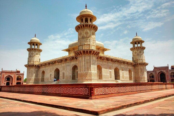 Private Sunrise Taj Mahal & Agra Day Tour from Delhi