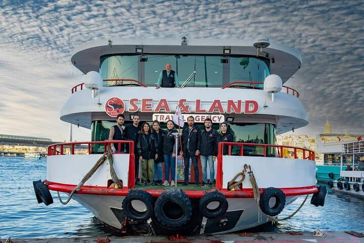 Bosphorus Sightseeing Cruise Tour with Audio Guide