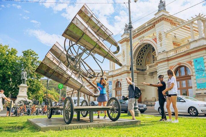 E-Scooter Half-Day Private Tour in Budapest with Food Tastings
