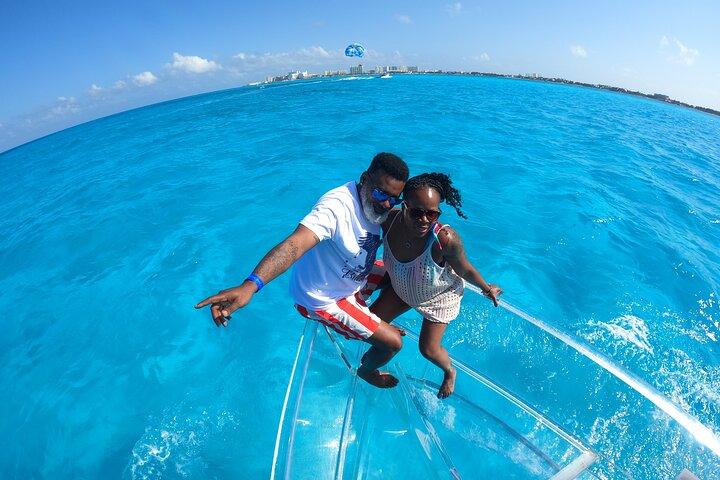 1-hour Clear Boat Tour in Nichupte Lagoon from Cancun