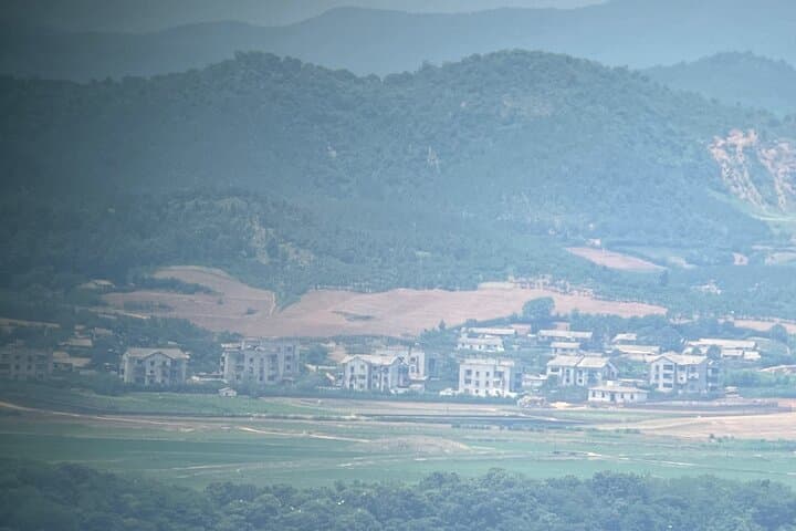 Private DMZ Tour with North Korean Defector + N Korean Lunch