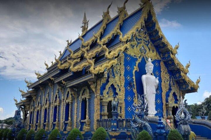 Chiang Mai to Chiang Rai White, Blue, Red Temples Long Neck Tour