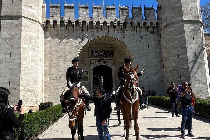 Private Guided Istanbul Tour – Hagia Sophia, Blue Mosque, Topkapi