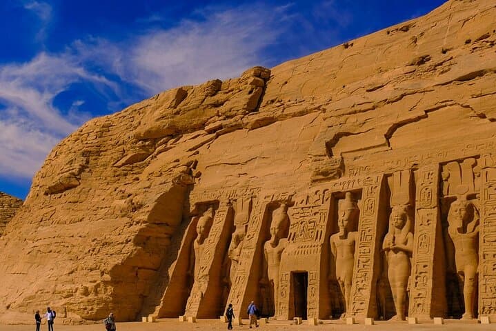 Private Day Trip to Abu Simbel Temple with Guide from Luxor