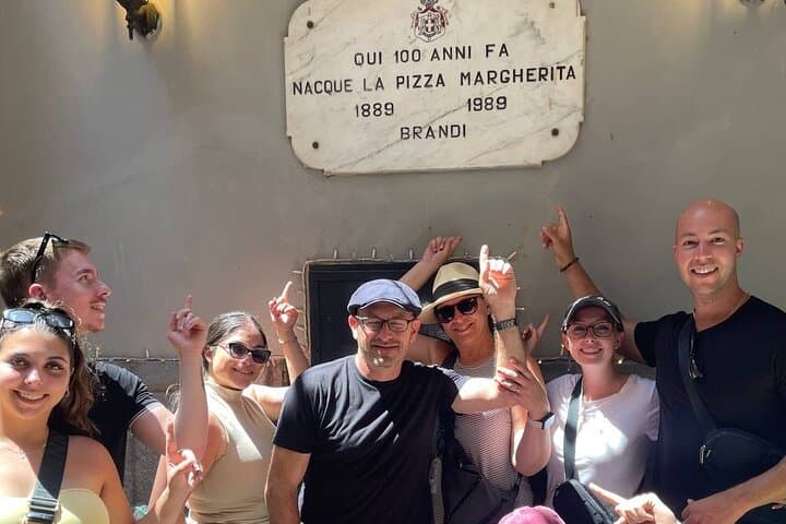 Naples and Pompeii Like a Local