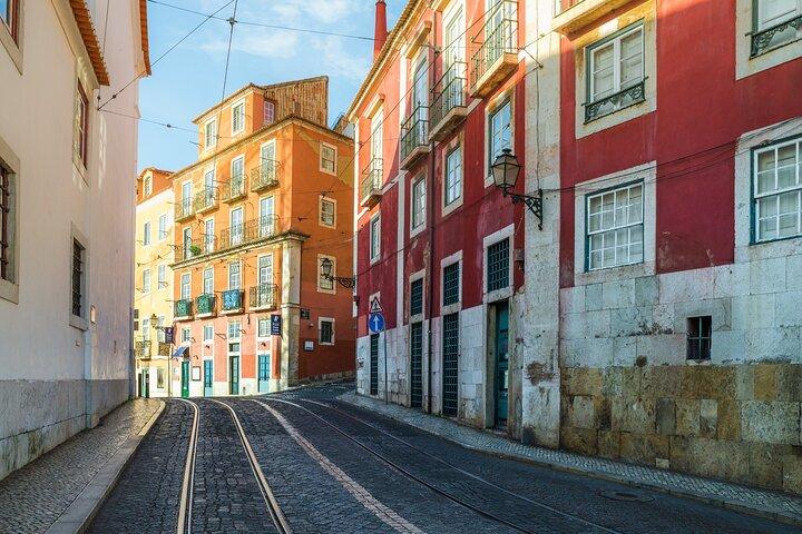 Lisbon Old Town Walking Tour with River Cruise Tickets