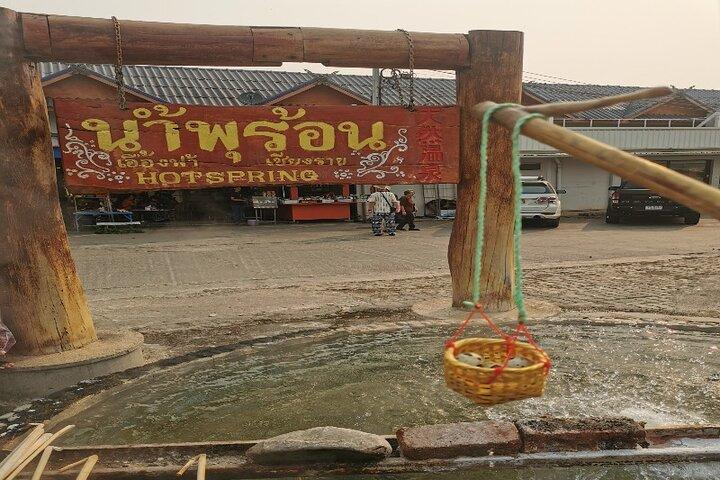 Chiang Mai to Chiang Rai White, Blue, Red Temples Long Neck Tour