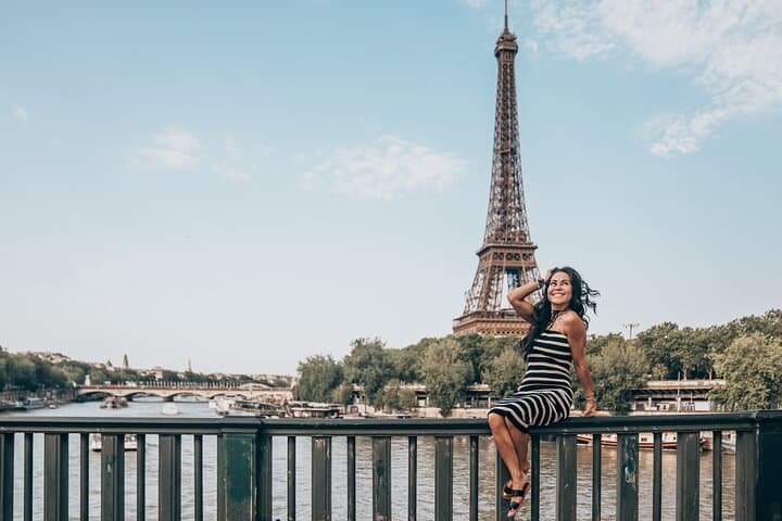1-Hour Private Photoshoot in Paris