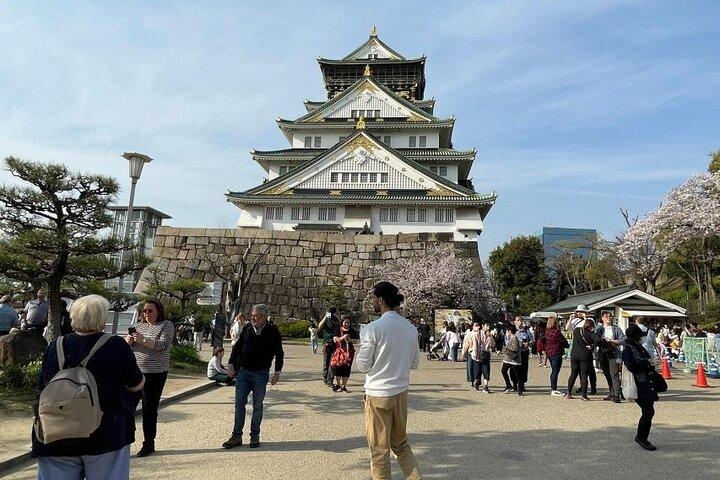Guided Tour of Osaka Castle and Osaka Historical Museum