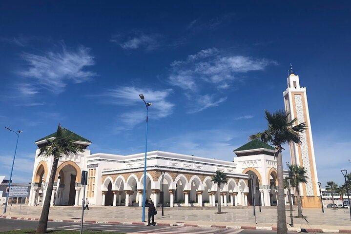 Tangier to Fez: Bespoke Private Transfer with a Chefchaouen Tour