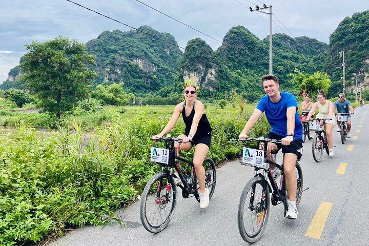 2 Day Private Tour in Ninh Binh with Mini Resort or 4 Star Hotel
