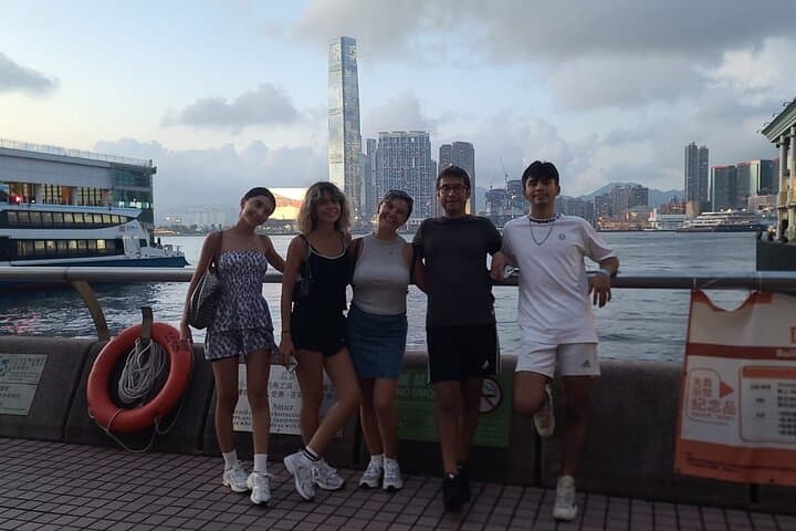 Deluxe Hong Kong City Tour using Mercedes-Benz V-Class Car+ Guide