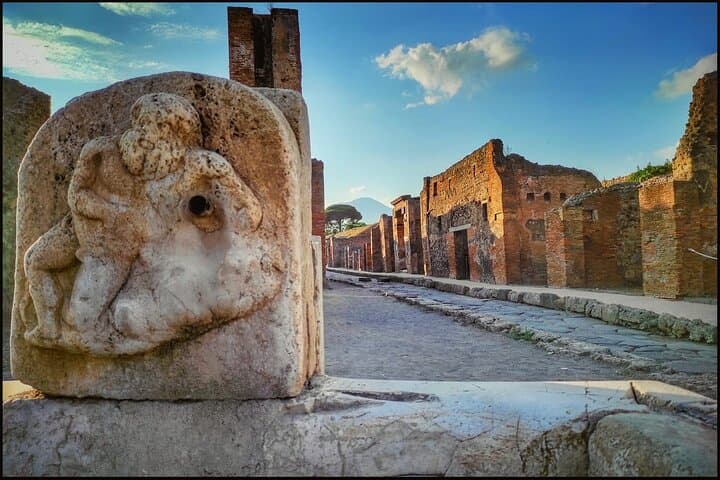 Private tour of Pompeii with archaeologist - 3 hours.