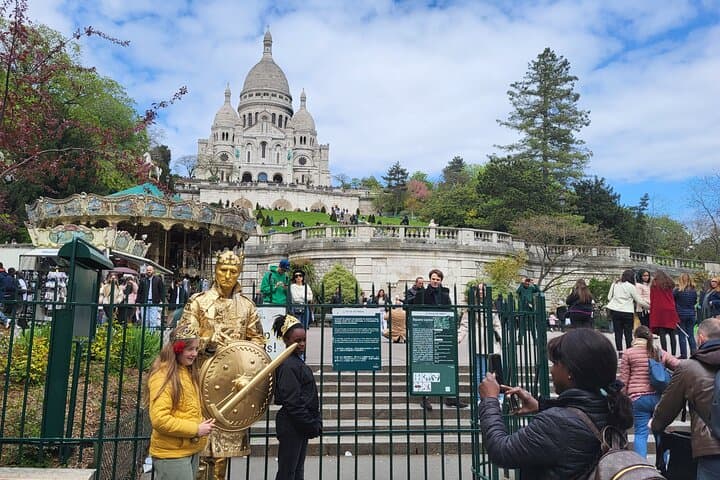 Walking Tour of Montmartre for Families with Kids
