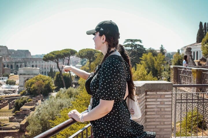 Rome: Guided Tour of Colosseum, Palatine Hill and Roman Forum