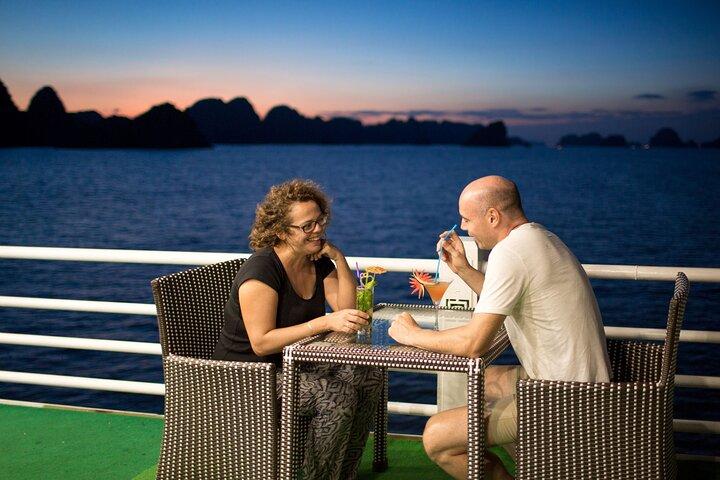 Hanoi: 2-Day Cruise Journey in Tranquil Beauty of Bai Tu Long Bay