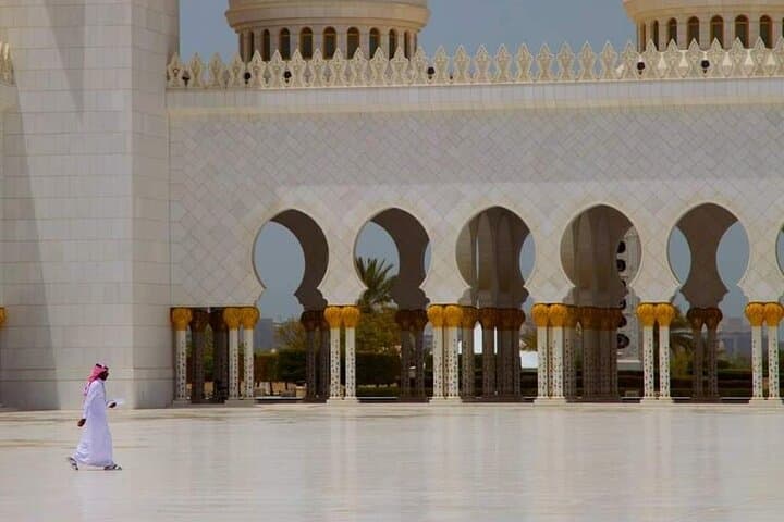 Private Full Day Tour of Abu Dhabi