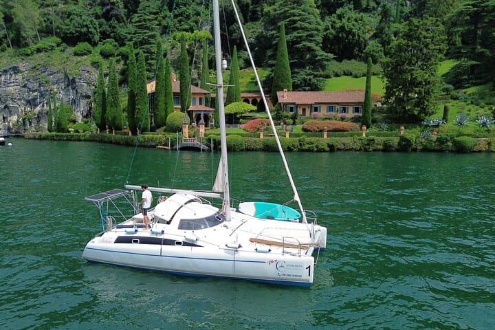 4h Catamaran Tour on Lake Como with Snacks - from Tremezzo