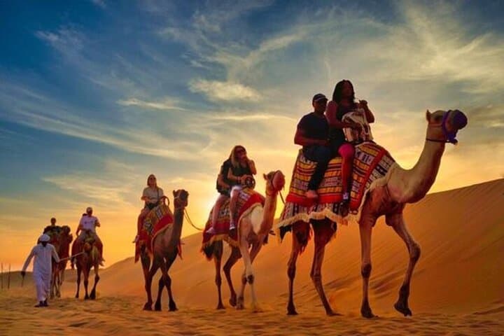 Dubai Premium Red Dunes Safari, Camels & 5* BBQ at Al Royal camp