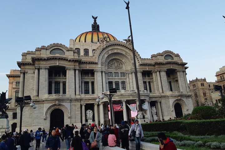 Full-Day Private Tour of Mexico City: Teotihuacan and Xochimilco