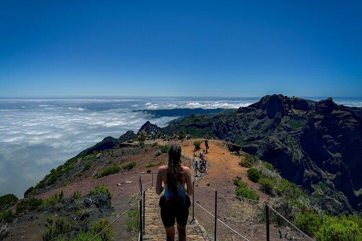 Pico do Areeiro to Pico Ruivo (PR 1) - Hiking Tour in Madeira