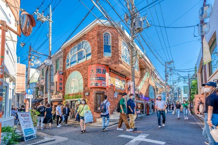 Tokyo Private Vintage Shopping Tour in a Town of youth culture